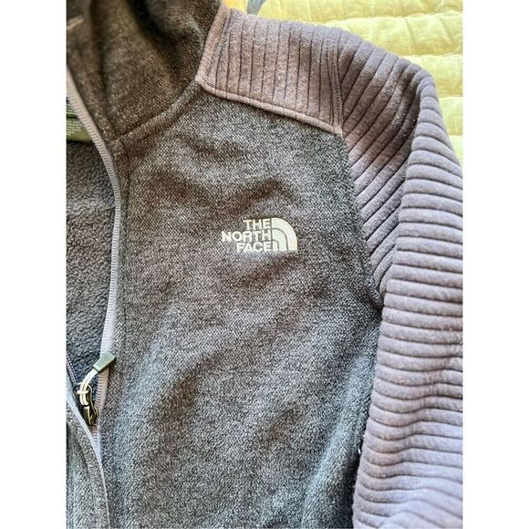 North Face small purple waist tied jacket - Picture 3 of 4